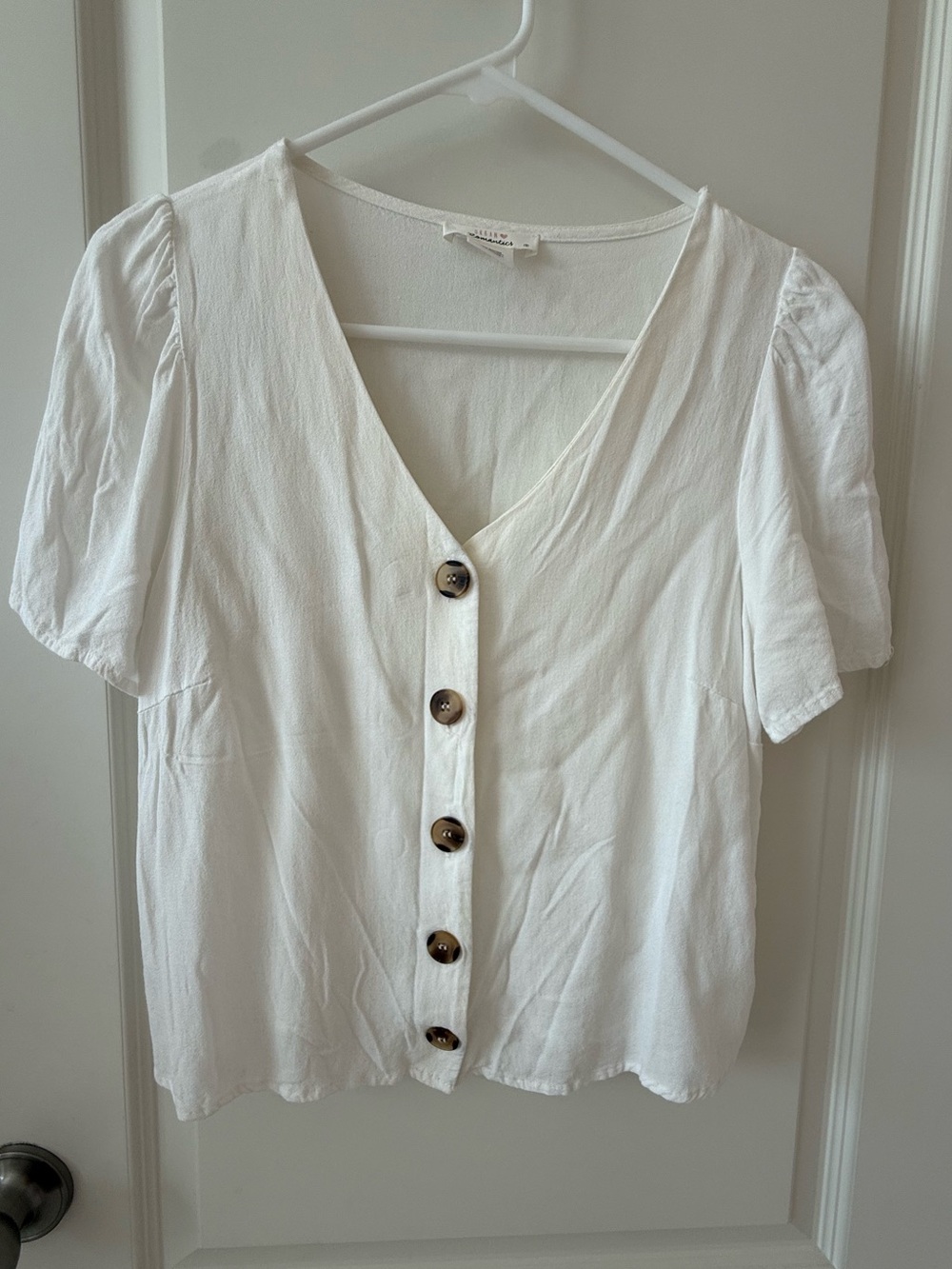 URBAN Romantics White Button-Front Sleeve Blouse